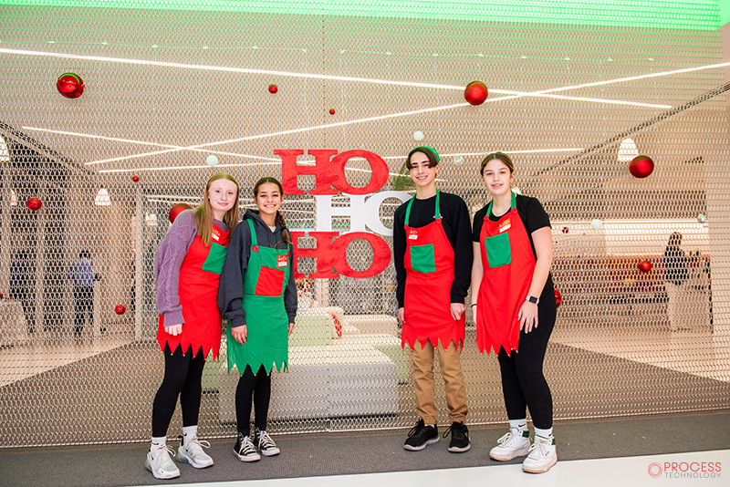 mariana-edelman-photography-process-technology-holiday-party-2023-034