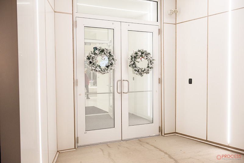 mariana-edelman-photography-process-technology-holiday-party-2023-042