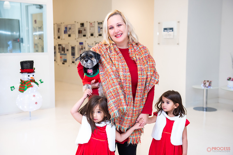 mariana-edelman-photography-process-technology-holiday-party-2023-066