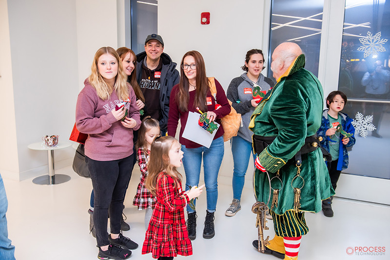 mariana-edelman-photography-process-technology-holiday-party-2023-098