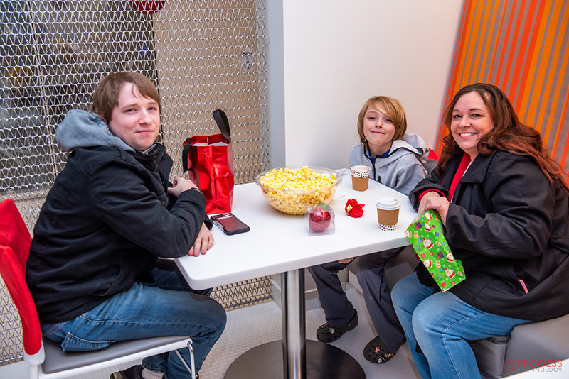 mariana-edelman-photography-process-technology-holiday-party-2023-123
