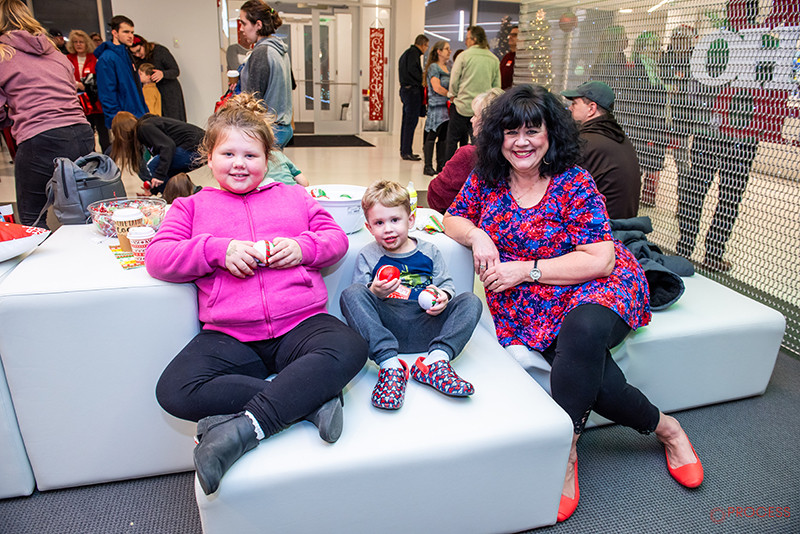 mariana-edelman-photography-process-technology-holiday-party-2023-255