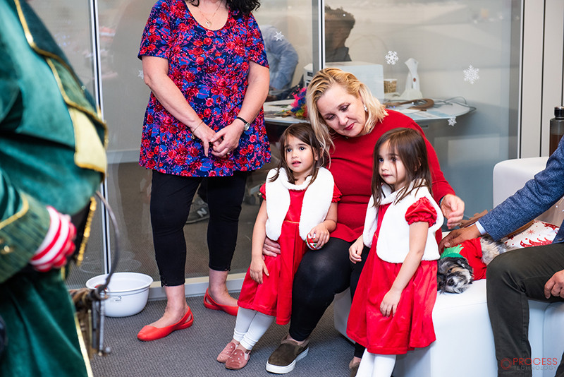 mariana-edelman-photography-process-technology-holiday-party-2023-386